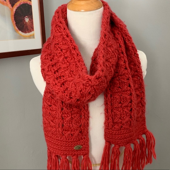 Roxy Accessories - Pink Roxy scarf never worn. Roxy Accessories - Pink Roxy scarf never worn.